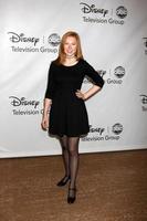 los angeles - 7. aug - molly quinn kommt am 7. august 2011 in beverly hills, ca. 2011, zur sommerpressetourneeparty der disney abc-fernsehgruppe 2011 im beverly hilton hotel an foto