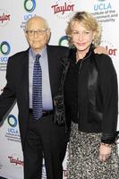 los angeles - 22. feb - norman lear, lyn lear beim ucla s 2018 institut für umwelt und nachhaltigkeit ioes gala auf dem privaten anwesen am 22. februar 2018 in beverly hills, ca foto