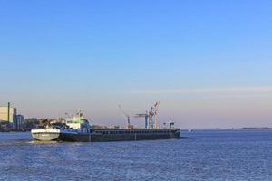 boote schiffe im wattenmeer küste strand landschaft harrier sand deutschland. foto