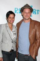 Los Angeles - 13. April - Justin Chambers kommt zur Eröffnungsgala der 16. Los Angeles Antiquitätenmesse zugunsten von PS Arts im Barker Hangar am 13. April 2011 in Santa Monica, ca foto