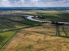 Norfolk-Landschaftsluftbild mit Fluss Waveney foto