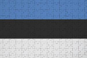 Die estnische Flagge ist auf einem Faltpuzzle abgebildet foto