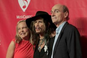 los angeles, 24. jan - caroline smedvig, steven tyler, james taylor bei der musicares person of the year gala 2014 zu ehren von carole king im los angeles Convention center am 24. januar 2014 in los angeles, ca foto