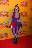 los angeles, 12. juli - clown kommt zu den drachen, die von ringling bros und barnum and bailey circus im Staples center am 12. juli 2012 in los angeles, ca. präsentiert werden foto