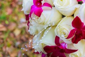 Hochzeit Brautstrauß mit Rosen. foto