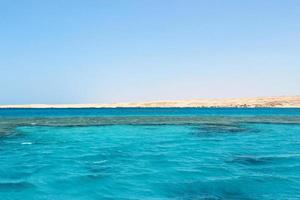 seelandschaft des roten meeres in sharm el-sheikh foto