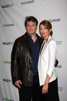 los angeles, 9. märz - nathan fillion stana katic kommt am 9. märz 2012 im saban theater in los angeles, ca foto