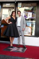 los angeles, 8. nov - mariska hargitay, danny pino bei der mariska hargitay hollywood walk of fame star zeremonie auf dem hollywood blvd am 8. november 2013 in los angeles, ca foto