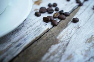 geröstete Kaffeebohnen, Kaffee ist ein beliebtes Getränk auf der ganzen Welt. foto