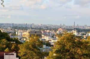 Blick von der Aussichtsplattform auf die Stadt Kiew, Ukraine foto