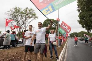 brasilia, brasilien, 23. oktober 2020 unterstützer des ehemaligen präsidenten lula von brasilien, gehen auf die straße, um ihren kandidaten für die bevorstehenden wahlen zu unterstützen foto
