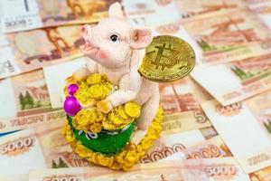 Sparschwein mit Bitcoin foto