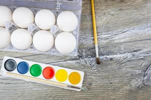 Eier und Farbe für Ostern foto