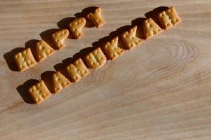 Fröhliches Hanukkah. Haufen essbarer Buchstaben foto