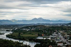 dramatische landschaft von shkoder albanien foto