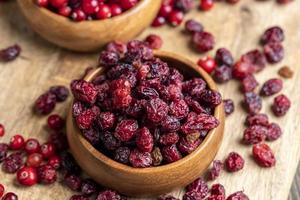 getrocknete rote Preiselbeeren mit Zuckersirup foto