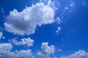 Himmel und Wolken foto