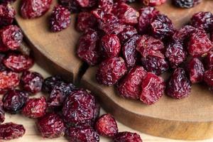 getrocknete rote Preiselbeeren mit Zuckersirup foto