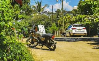 puerto escondido oaxaca mexiko 2022 verschiedene motorräder mopeds und roller mexiko. foto