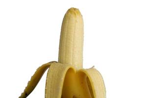 geschälte Banane isoliert auf weißem Hintergrund foto