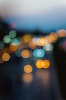 Straße und Spiegelung im Bokeh foto