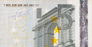 Fragmentteil einer 5-Euro-Banknote, Nahaufnahme mit kleinen braunen Details foto