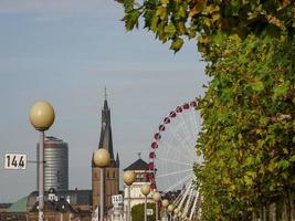 Düsseldorf und der Rhein foto