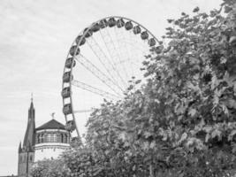 die stadt düsseldorf am rhein foto