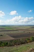 schöne Luftaufnahme der Landschaft. Ackerland foto