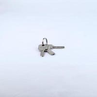 Schlüssel isoliert auf einem weißen Hintergrund foto