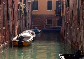 Wasserkanal in Venedig, Italien foto