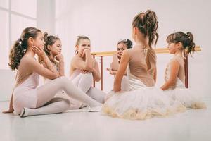 Blick auf kleine Ballerinas foto