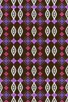 schöner ausschnitt stickerei.geometrisches ethnisches orientalisches muster traditionell auf schwarzem hintergrund.aztekischer stil,abstrakt,vektor,illustration.design für textur,stoff,mode frauen tragen,kleidung,druck. foto