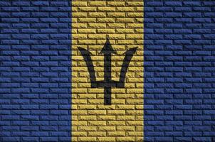 Barbados-Flagge ist auf eine alte Mauer gemalt foto