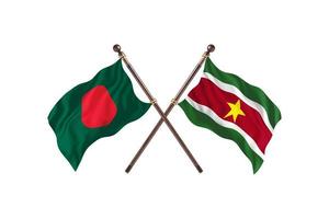 bangladesch gegen suriname zwei länderflaggen foto