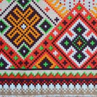 traditionelle ukrainische volkskunst gestricktes stickmuster auf textilgewebe foto