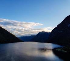 mit einem Kreuzfahrtschiff in den Fjorden Norwegens foto