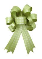 grünes Geschenkband und Schleife isoliert auf weißem Hintergrund foto