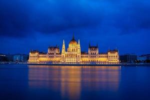 das parlament in budapest foto