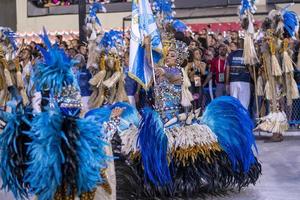 rio, brasilien, 22. april 2022, sambaschule vila isabel im karneval von rio, gehalten im marques de sapucai sambadrome foto
