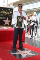 los angeles - aug 22 - simon cowell bei der simon cowell star zeremonie auf dem hollywood walk of fame am 22. august 2018 in los angeles, ca foto