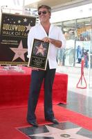 los angeles - aug 22 - simon cowell bei der simon cowell star zeremonie auf dem hollywood walk of fame am 22. august 2018 in los angeles, ca foto