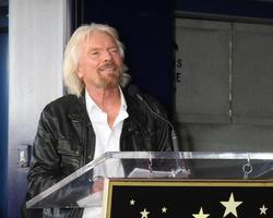 los angeles - oct 16 - img bei der sir richard branson starzeremonie auf dem hollywood walk of fame am 16. oktober 2018 in los angeles, ca foto