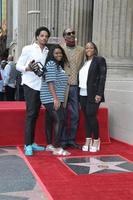 los angeles - nov 19 - snoop dogg, familie bei der snoop dogg star zeremonie auf dem hollywood walk of fame am 19. november 2018 in los angeles, ca foto