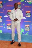 los angeles - 9. april - terry crews bei den 2022 kids choice awards at barker hanger am 9. april 2022 in santa monica, ca foto