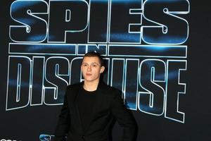 los angeles - 4. dez - tom holland bei der spies in disguise-premiere im el capitan theater am 4. dezember 2019 in los angeles, ca foto