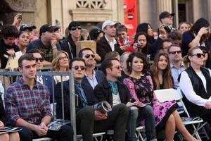 Los Angeles, 8. Dezember - Orlando Bloom, Elijah Wood, Evangeline Lilly bei der Peter Jackson Hollywood Walk of Fame-Zeremonie im Dolby Theatre am 8. Dezember 2014 in Los Angeles, ca foto