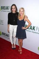 los angeles, aug 27 - carly chaikin, angela kinsey bei der break point special screening in den tcl chinese 6 theatres am 27. august 2015 in los angeles, ca foto