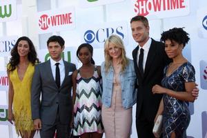 los angeles, 29. juli - necar zadegan, michael rady, aja naomi king, mamie gummer, justin hartley, kelly mccreary kommen am 29. juli 2012 zur cbs, cw und showtime tca sommerparty 2012 auf dem angrenzenden parkplatz des beverly hilton hotels Beverly Hills, ca foto