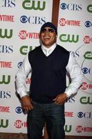 los angeles, 3. aug - ll cool j ankunft bei der cbs tca sommer 2011 all-star-party im robinson may parkhaus am 3. august 2011 in beverly hills, ca foto
